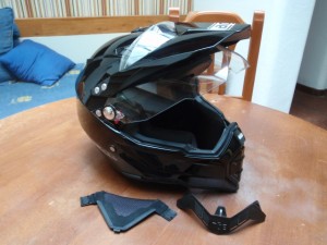 AGV AX-8 Dual, vista lateral