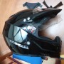 AGV AX-8 Dual, vista lateral